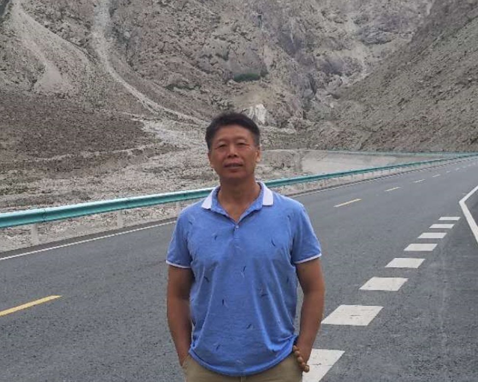 足球球员冠军数排名_足球得冠军的人是谁呀_足球获得冠军最多的球员